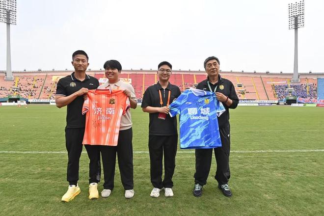 韩红基金会救护车采购陷争议,上海市场监管部门:收到8件举报,供应商已被立案调查;韩红基金会:绝不回避问题