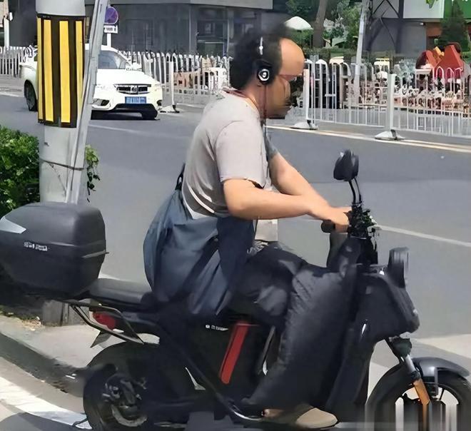 对话维他动力秦海龙：具身智能真正难题不是让机器人「学会」，而是跨本体「继承」