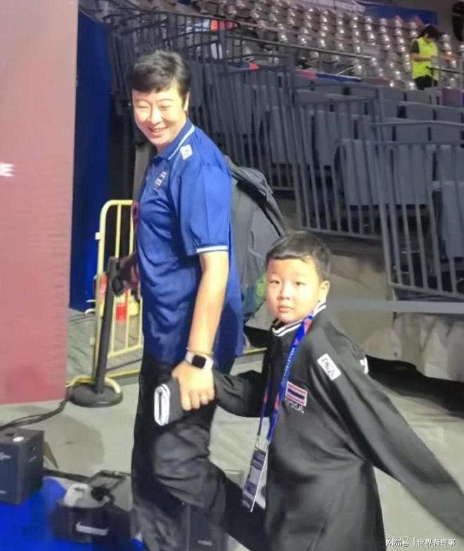 38岁刘亦菲抱小狗亮相七夕!整个娱乐圈都安静了,只知道她颜值高,却不知她还有一个好习惯